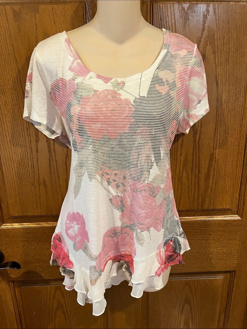 Style & Co. Women's White and Pink Floral Short Sleeve Scoop Neck Top